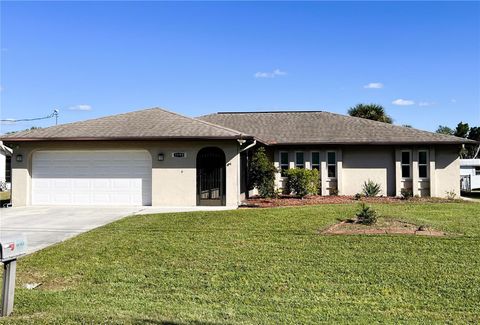 A home in PORT CHARLOTTE