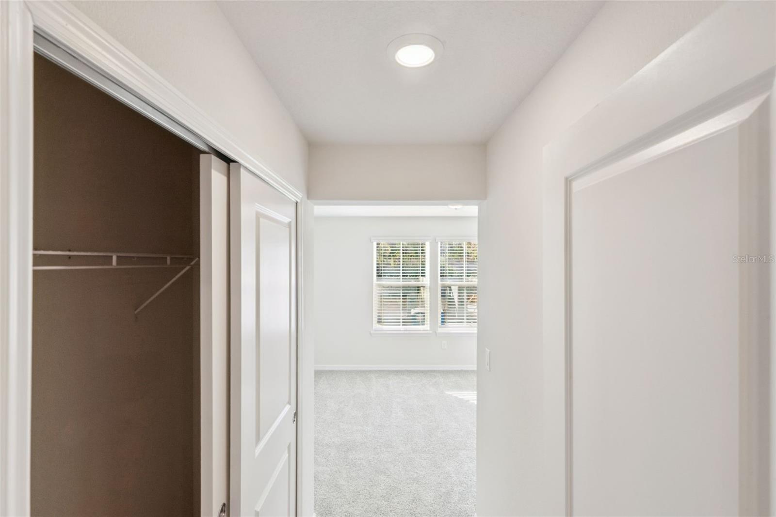 OVIEDO SQUARE - Residential Lease