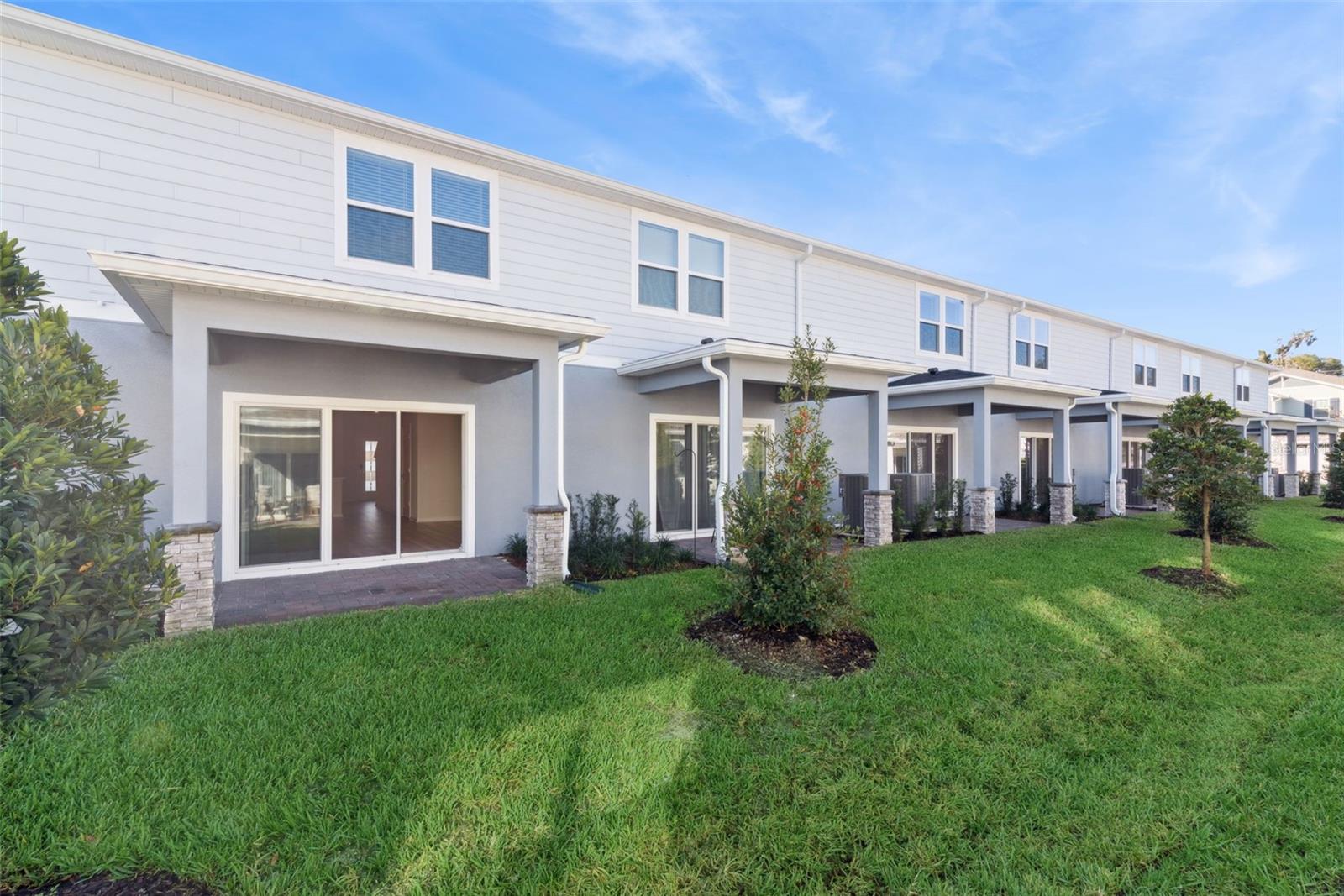 OVIEDO SQUARE - Residential Lease