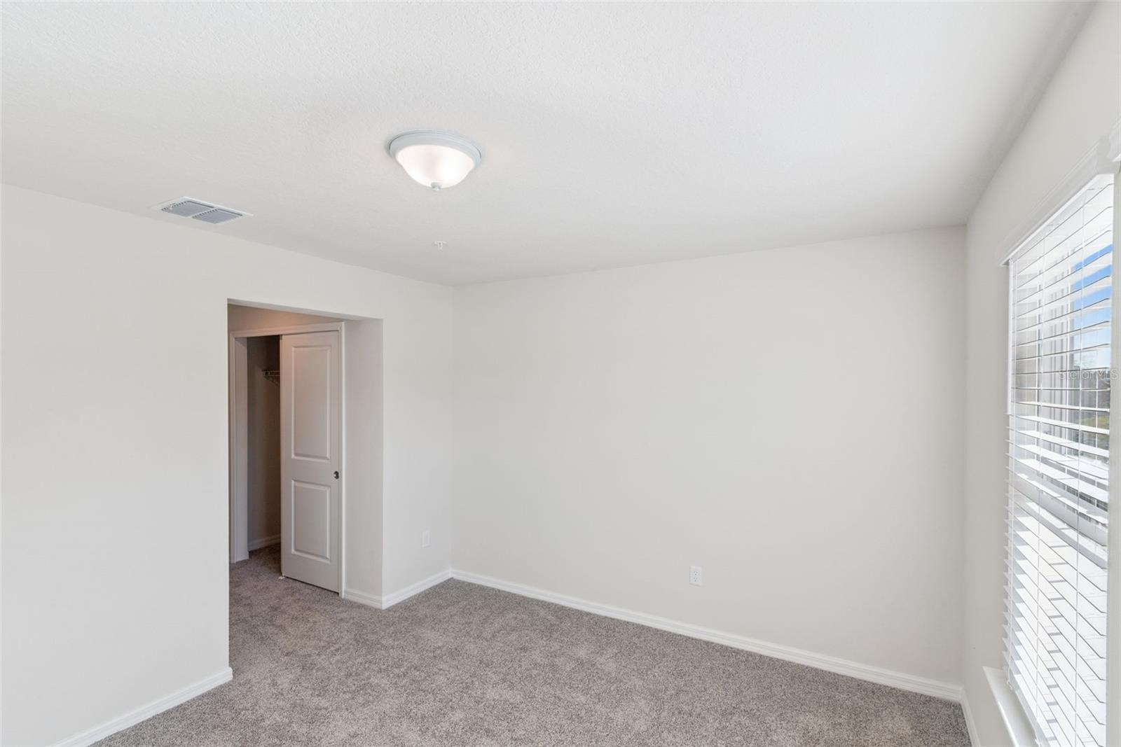 OVIEDO SQUARE - Residential Lease