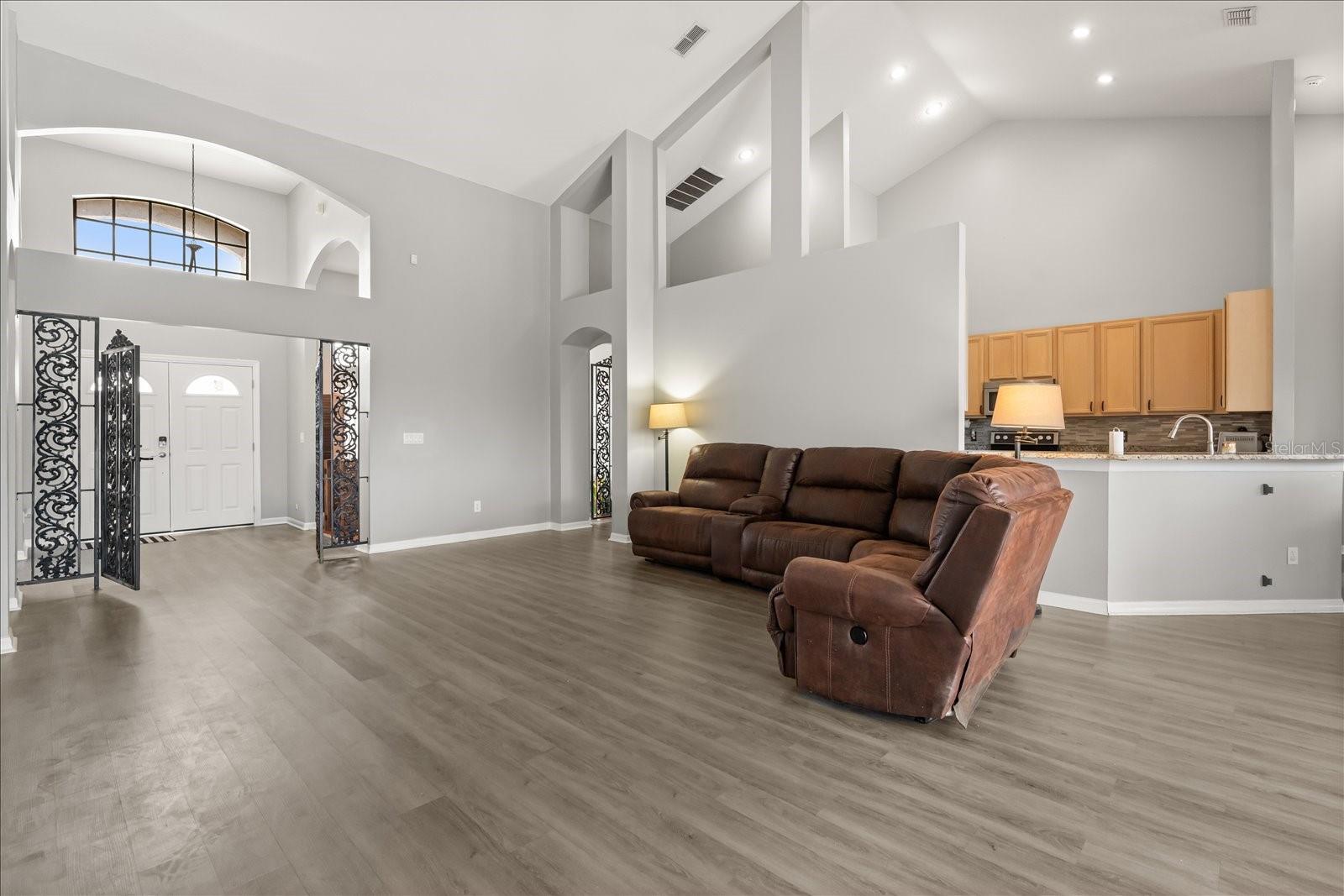 6839 HIDDEN GLADE PLACE