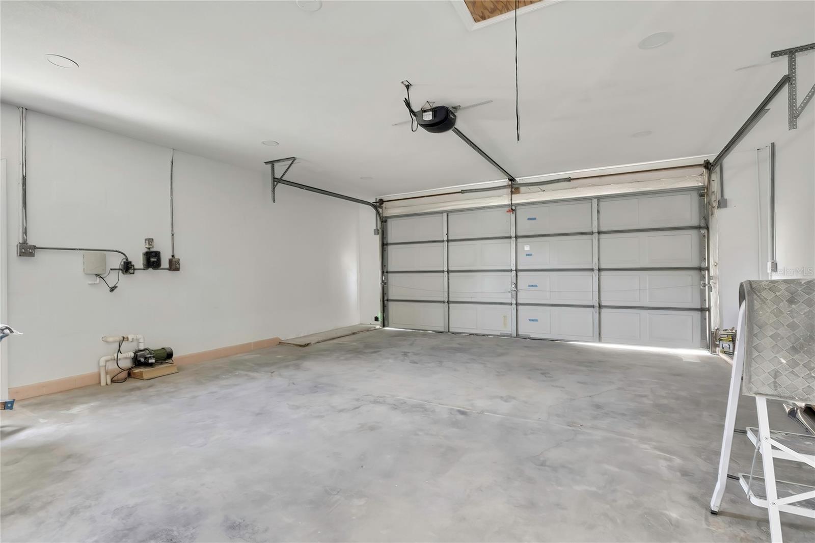 EMBASSY HILLS - Residential