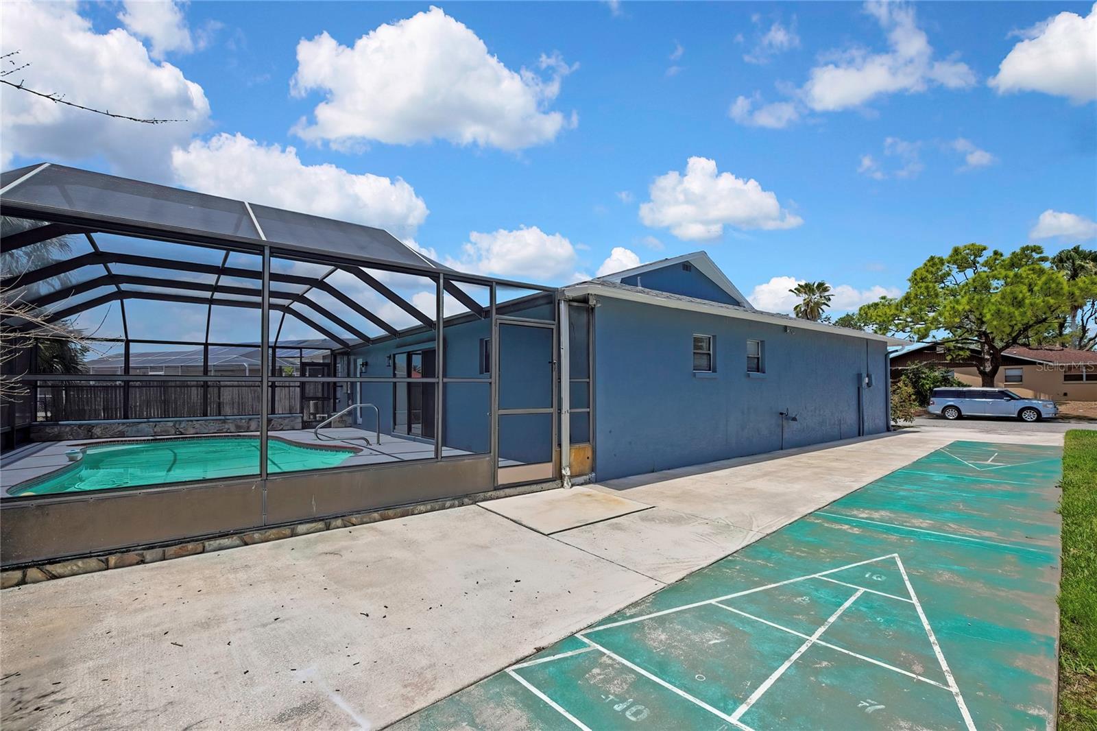 EMBASSY HILLS - Residential