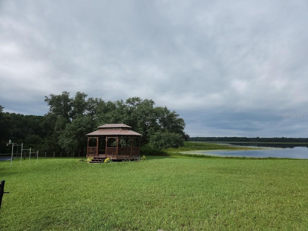 RAINBOW LAKES ESTATE - Land
