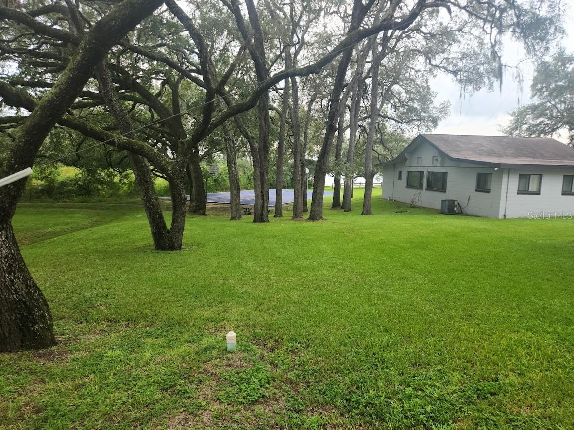 RAINBOW LAKES ESTATE - Land