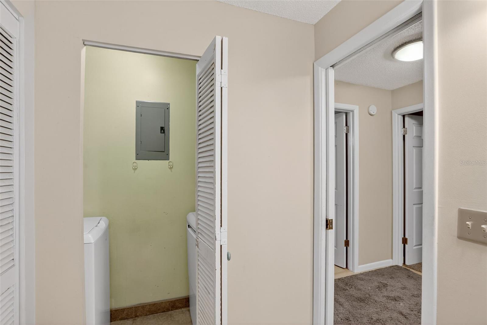 LAKE OLYMPIC TWNHS - Residential