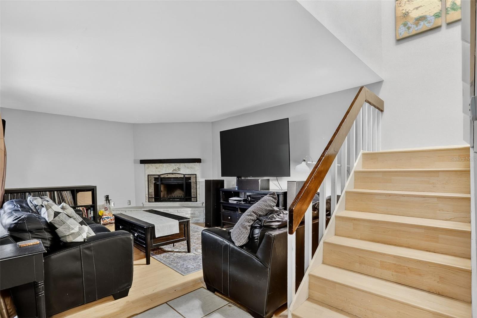 LAKE OLYMPIC TWNHS - Residential