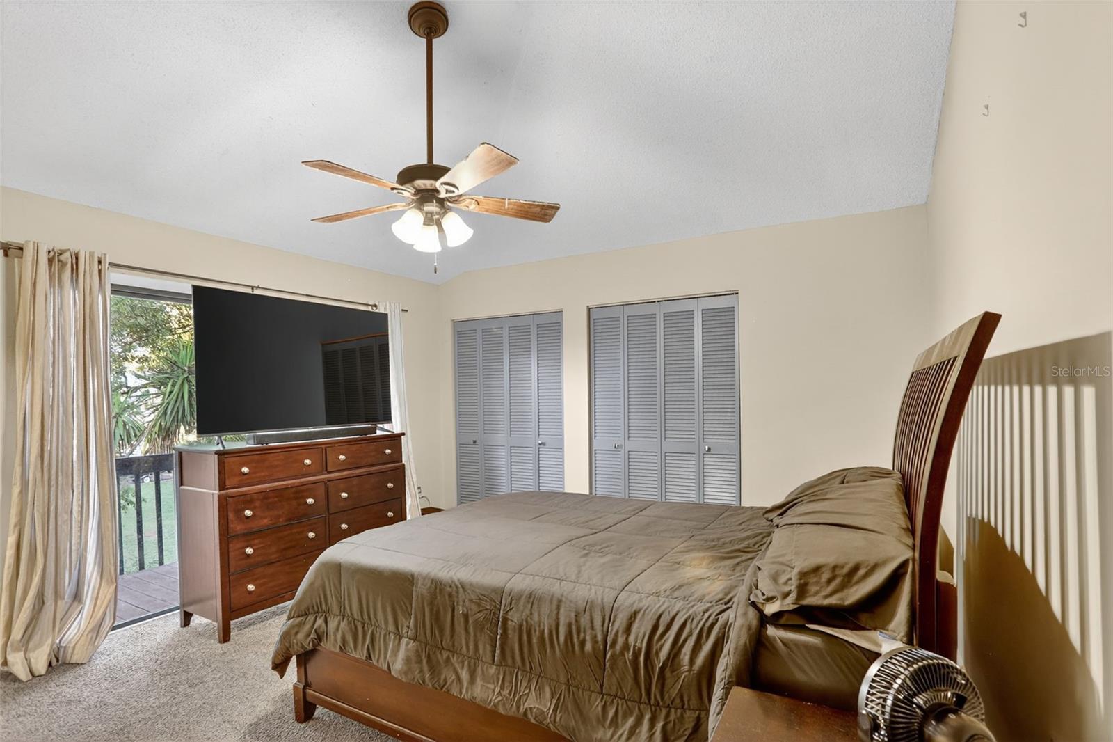 LAKE OLYMPIC TWNHS - Residential