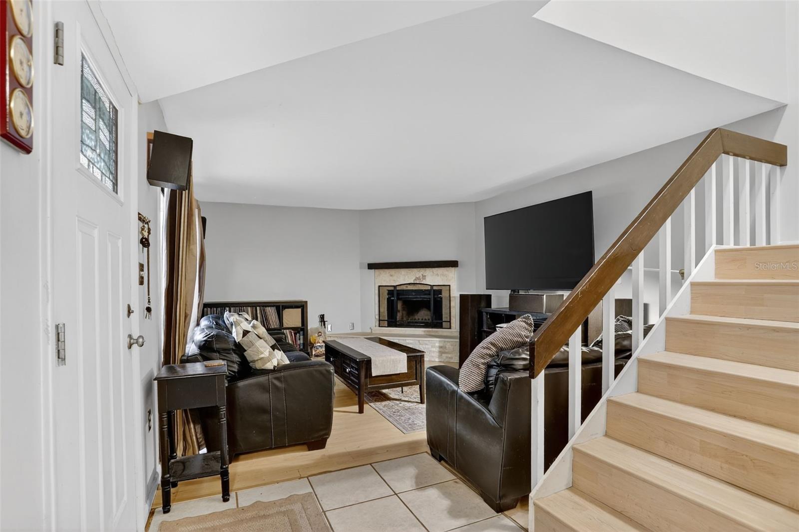 LAKE OLYMPIC TWNHS - Residential