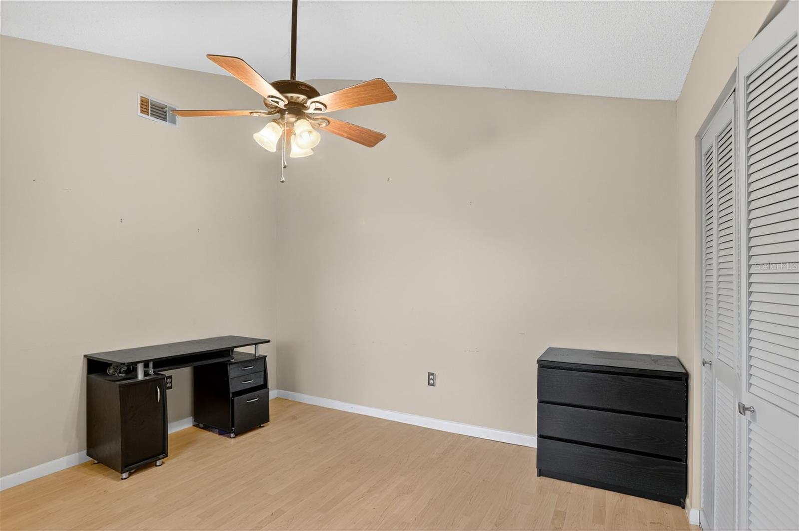 LAKE OLYMPIC TWNHS - Residential