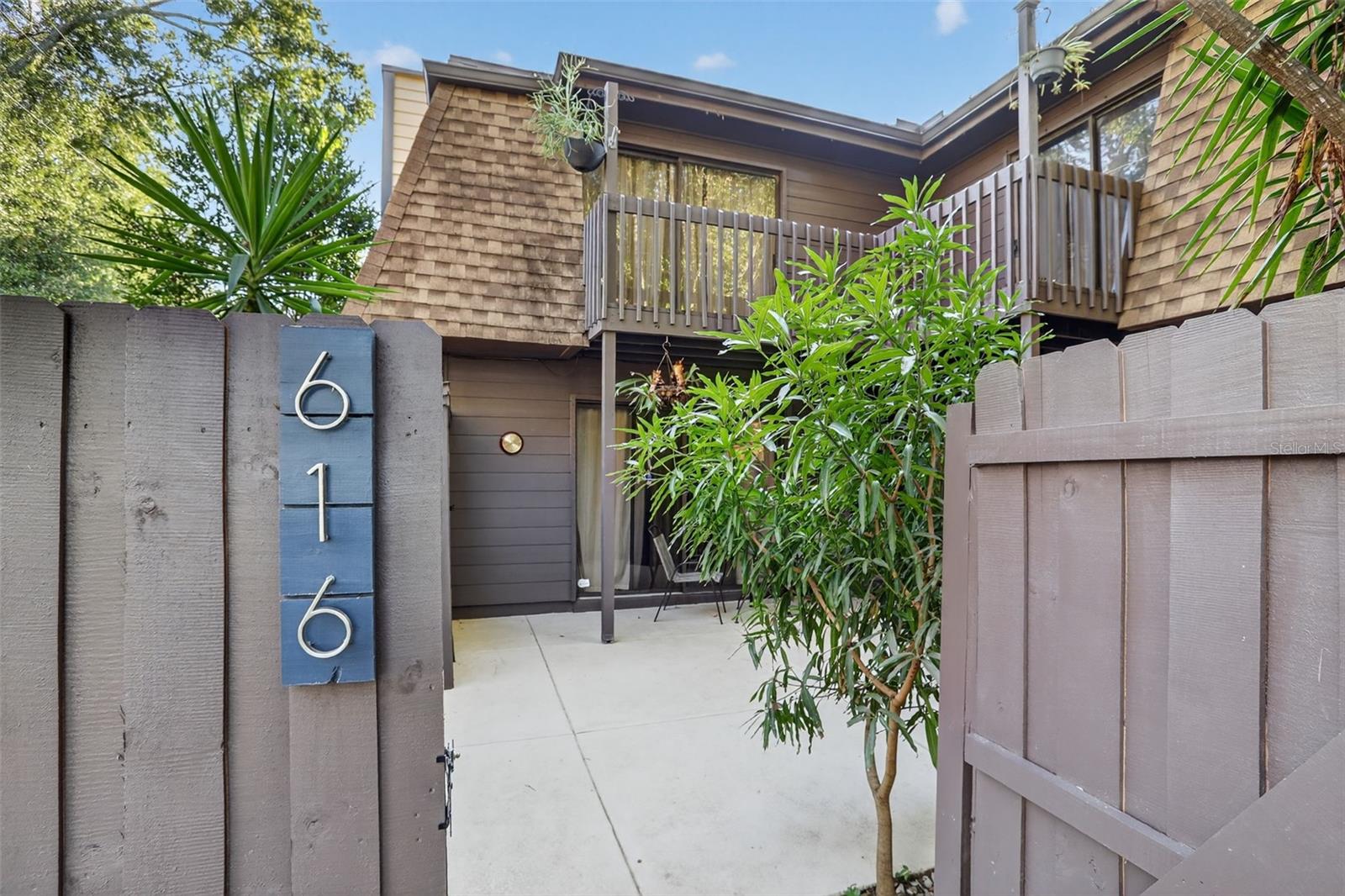 LAKE OLYMPIC TWNHS - Residential