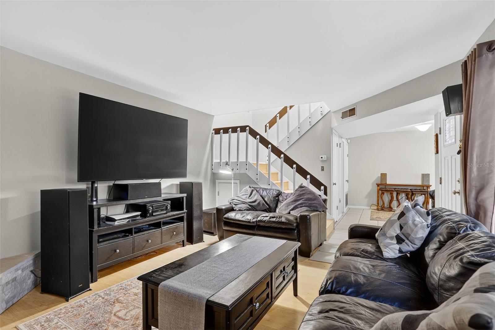 LAKE OLYMPIC TWNHS - Residential