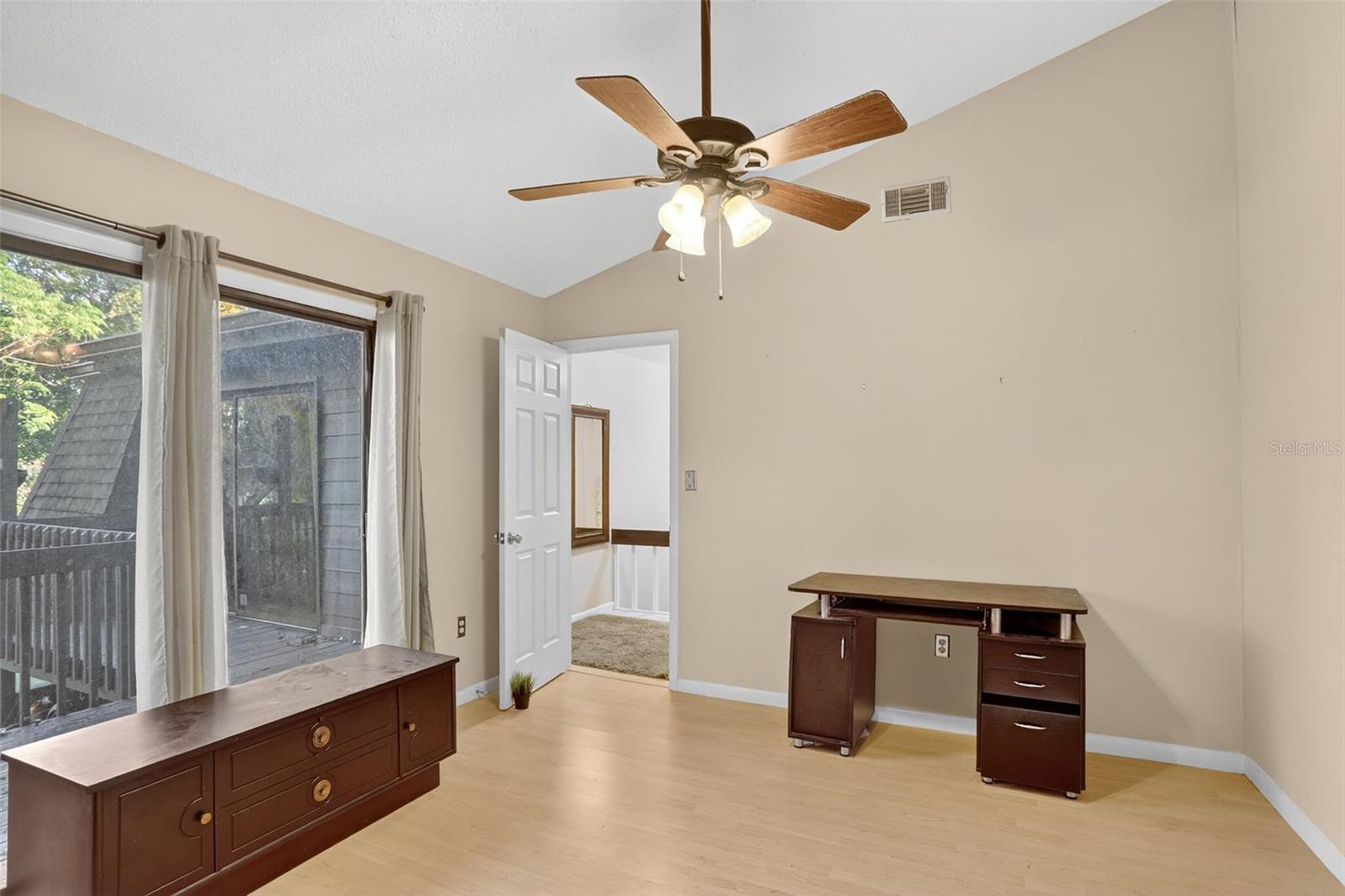 LAKE OLYMPIC TWNHS - Residential