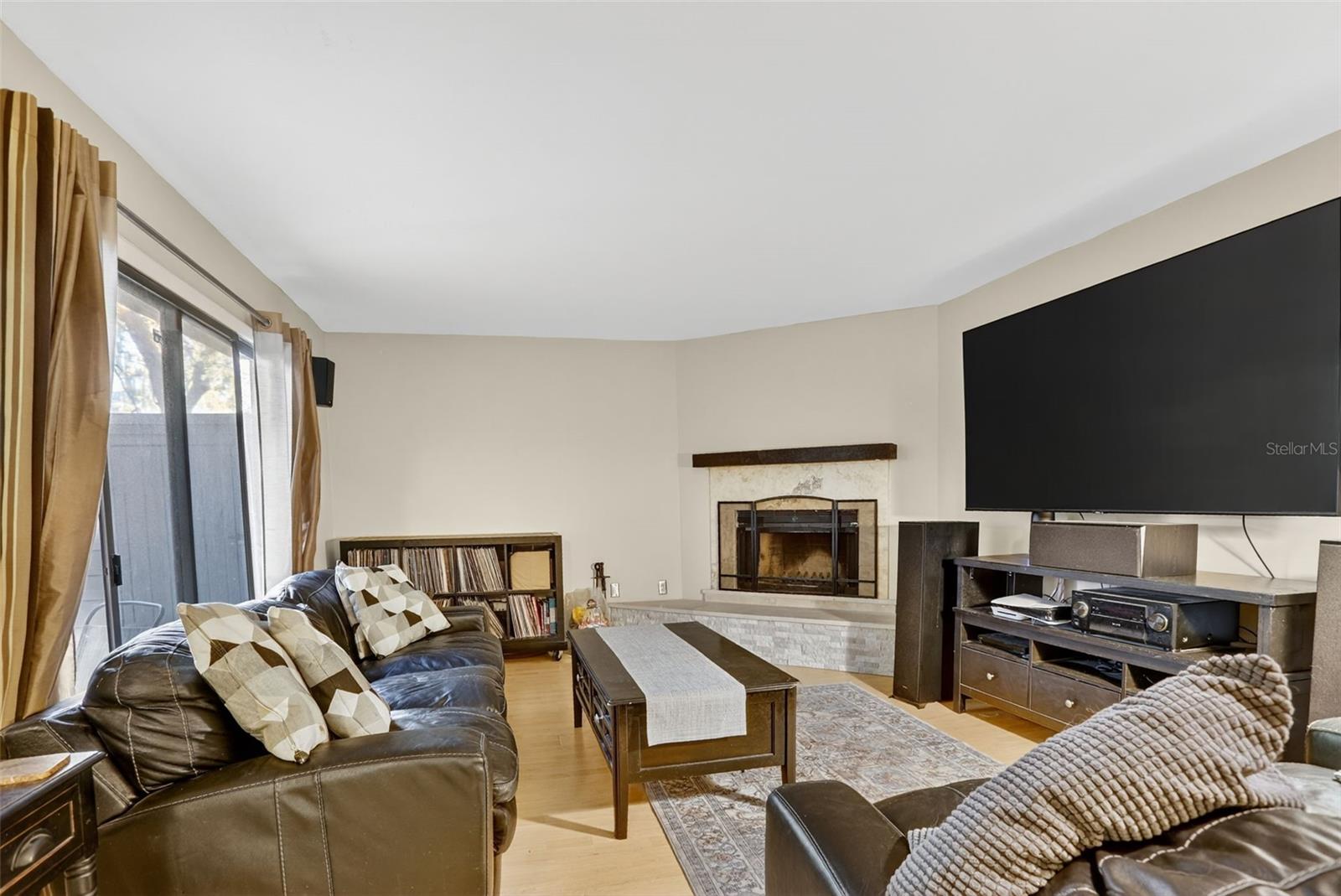 LAKE OLYMPIC TWNHS - Residential