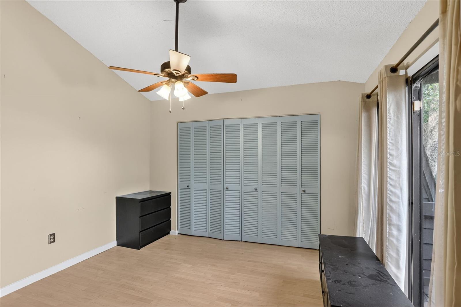 LAKE OLYMPIC TWNHS - Residential