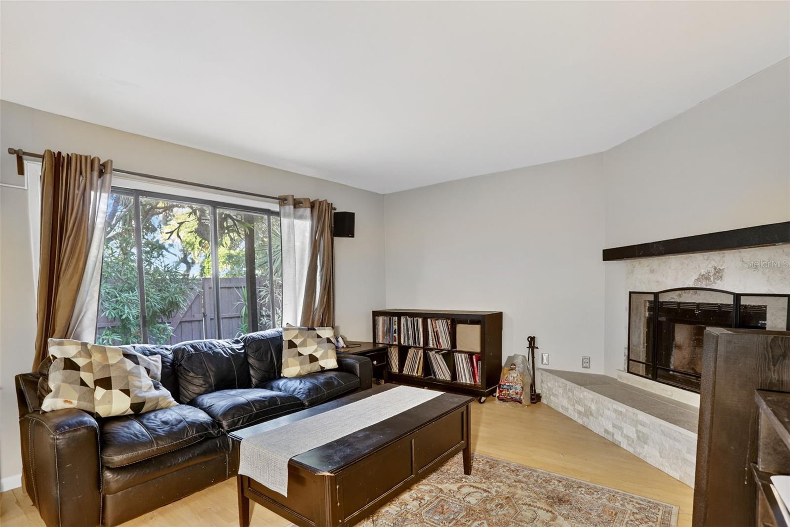 LAKE OLYMPIC TWNHS - Residential