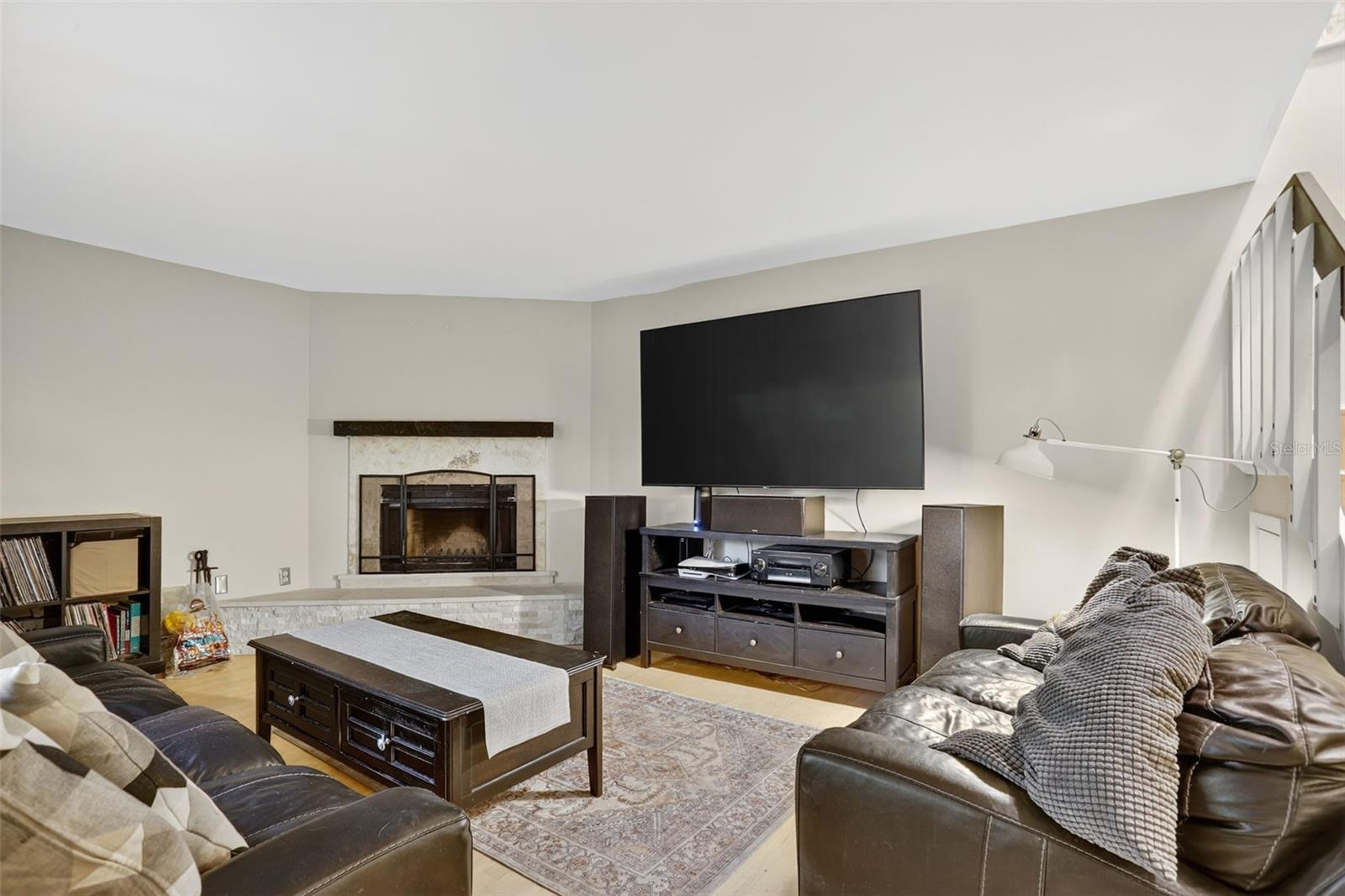 LAKE OLYMPIC TWNHS - Residential