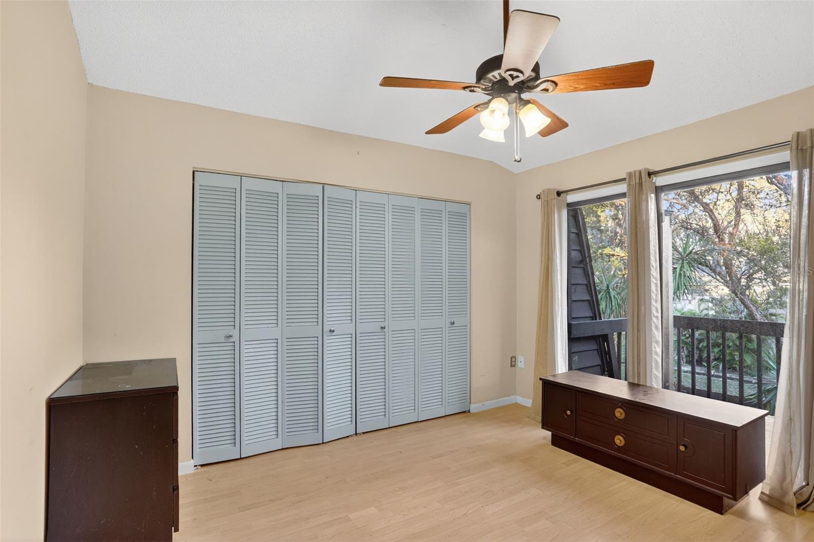 LAKE OLYMPIC TWNHS - Residential