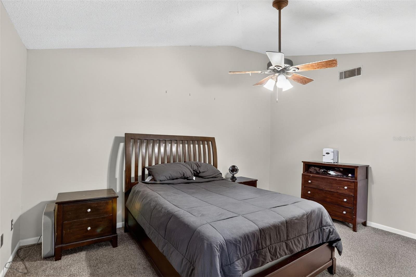 LAKE OLYMPIC TWNHS - Residential