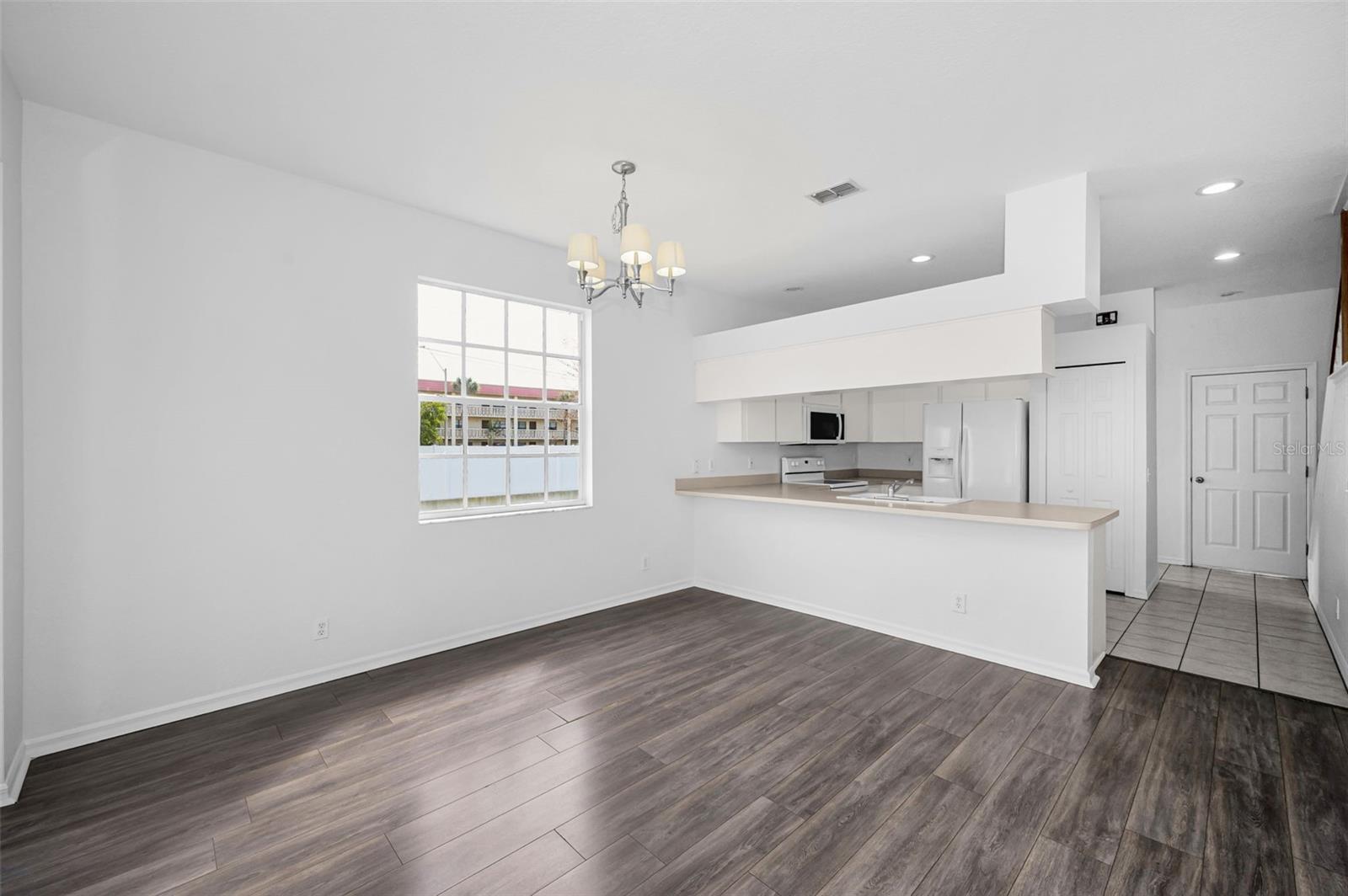 OAKHURST MANOR TWNHMS - Residential