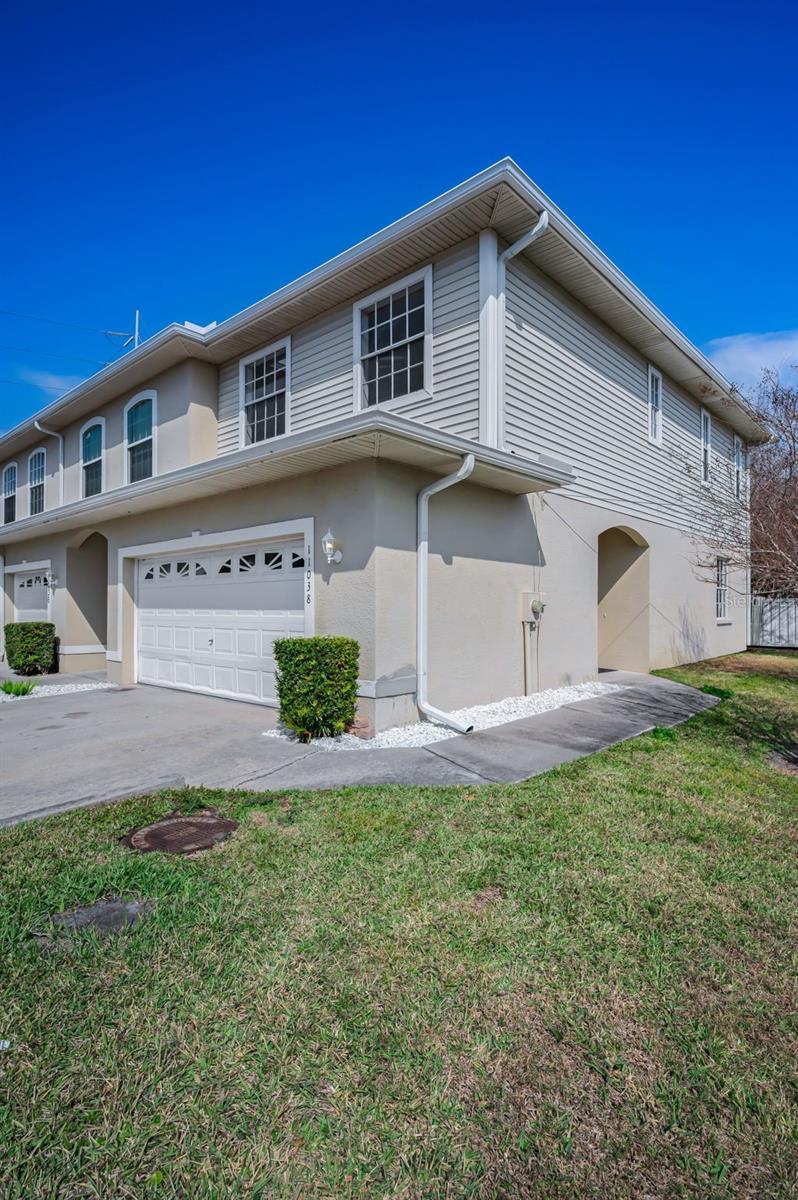 OAKHURST MANOR TWNHMS - Residential