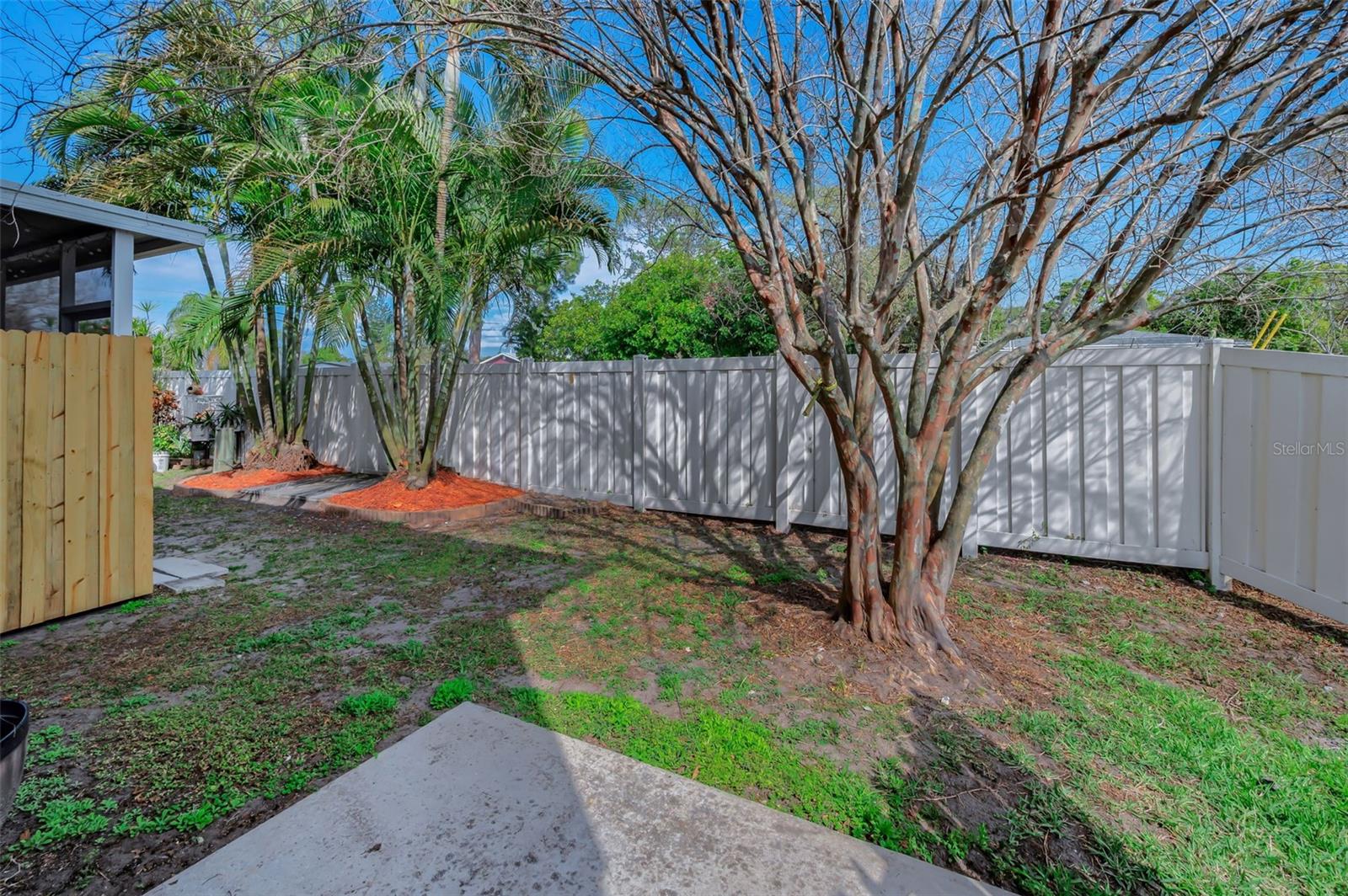 OAKHURST MANOR TWNHMS - Residential