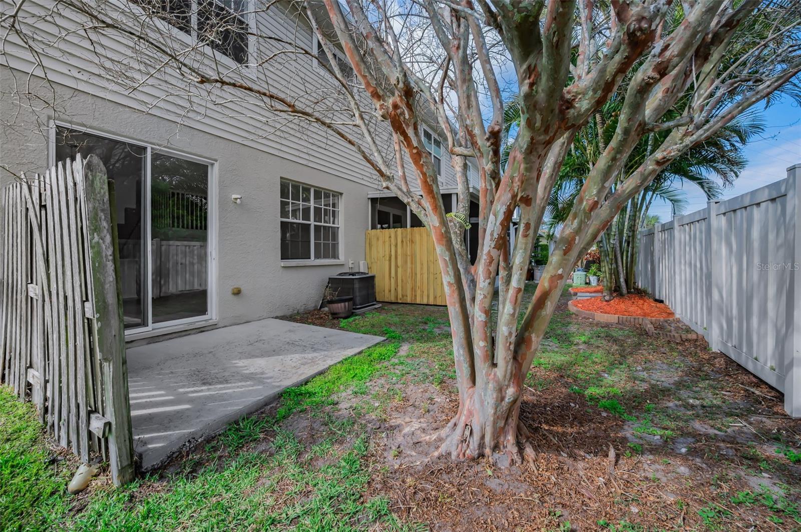 OAKHURST MANOR TWNHMS - Residential