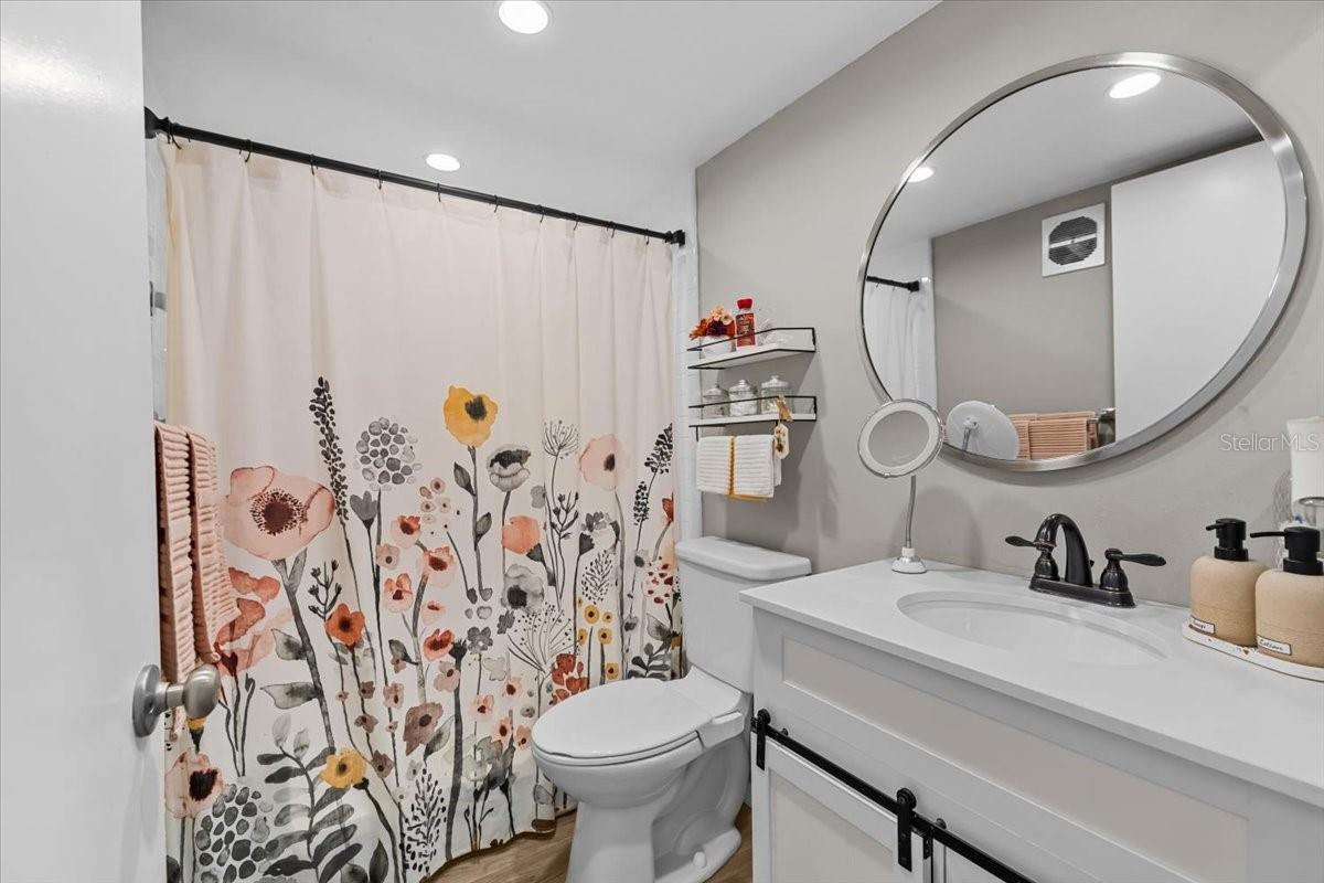 KALMIA CONDO - Residential