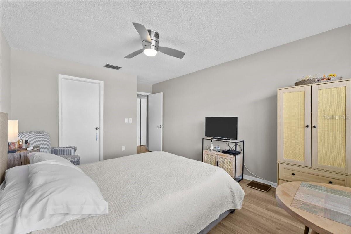 KALMIA CONDO - Residential