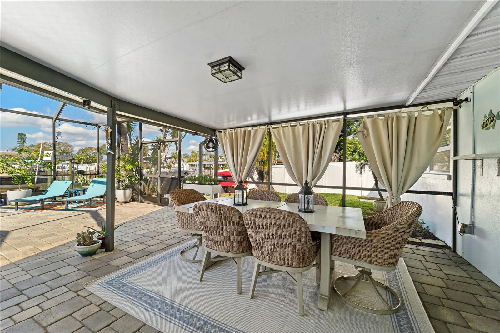 TAMPA SHORES UNIT 7 - Residential