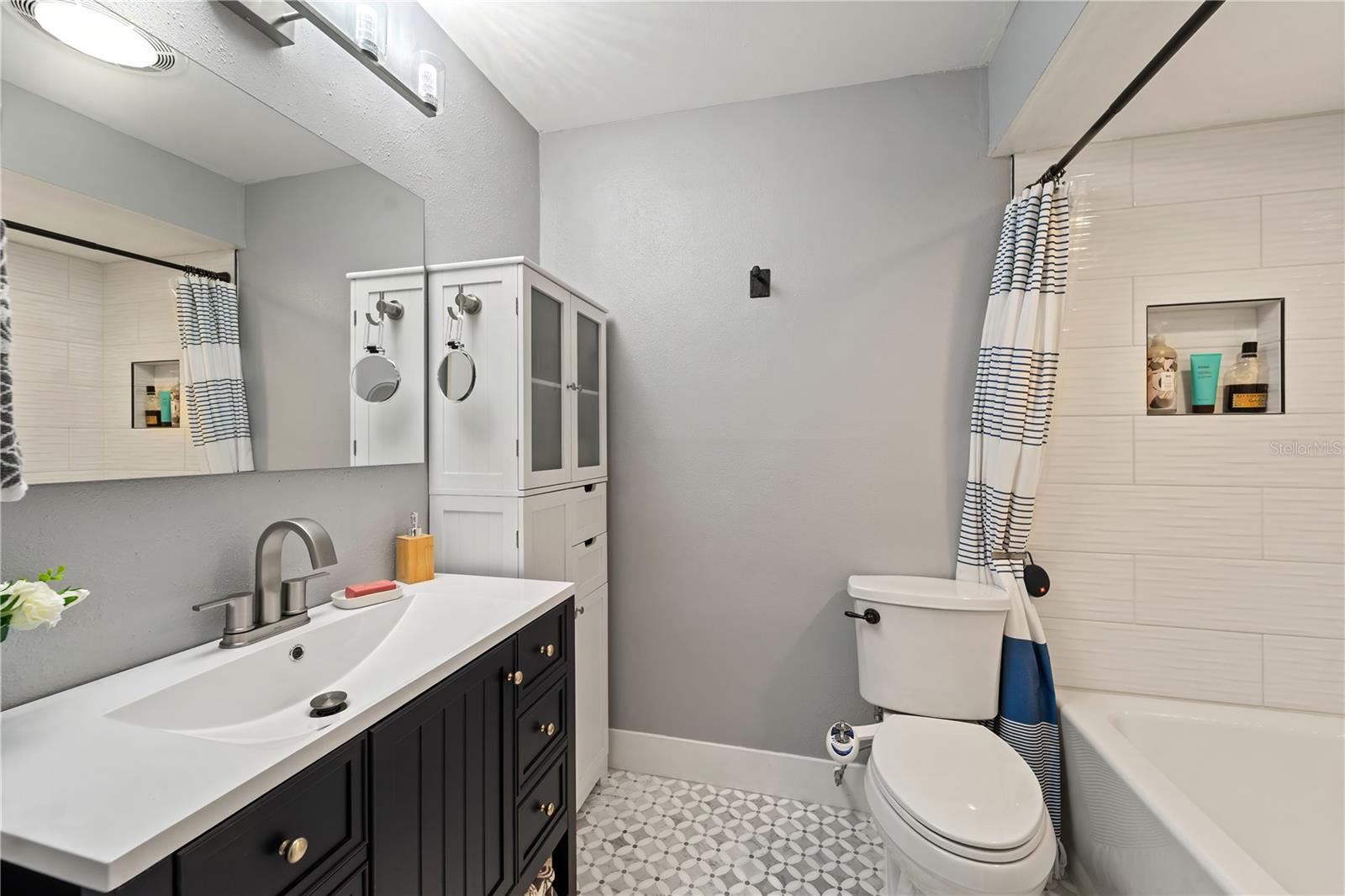 TAMPA SHORES UNIT 7 - Residential