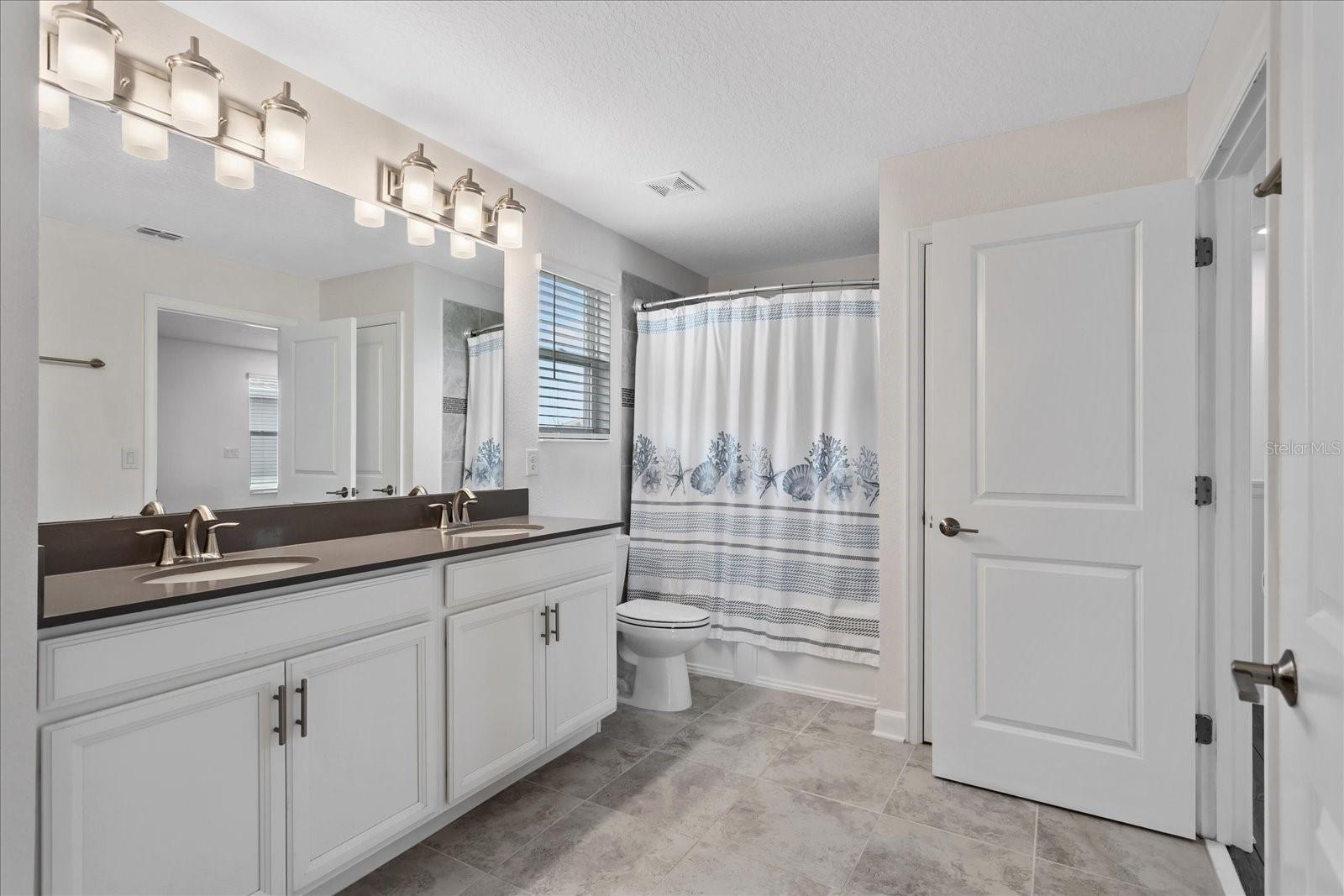 STOREY PK-PH 5 - Residential