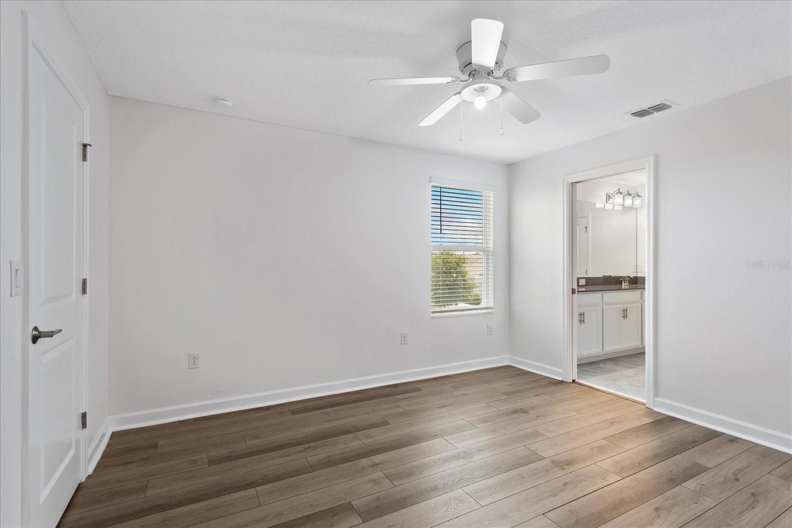 STOREY PK-PH 5 - Residential
