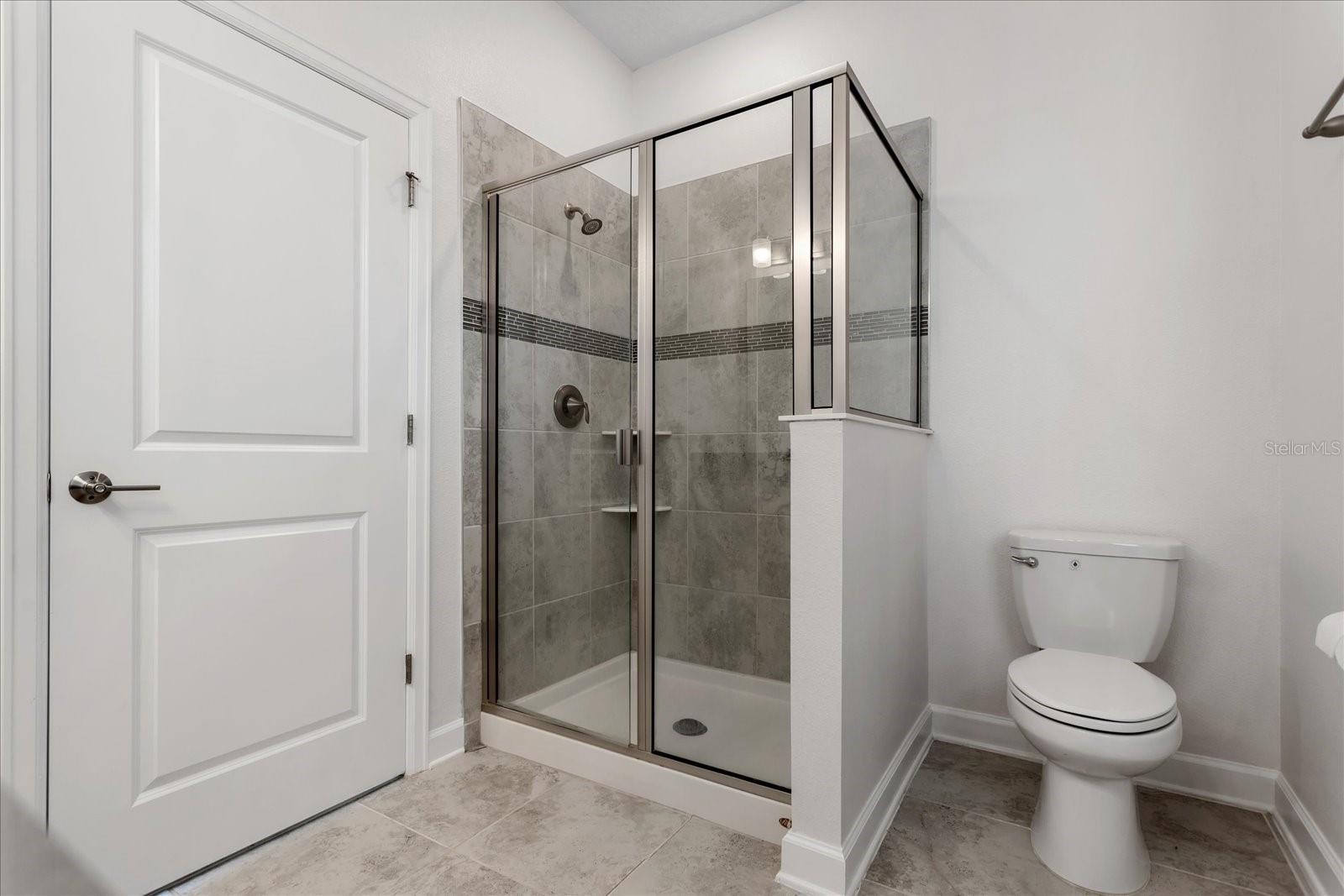 STOREY PK-PH 5 - Residential