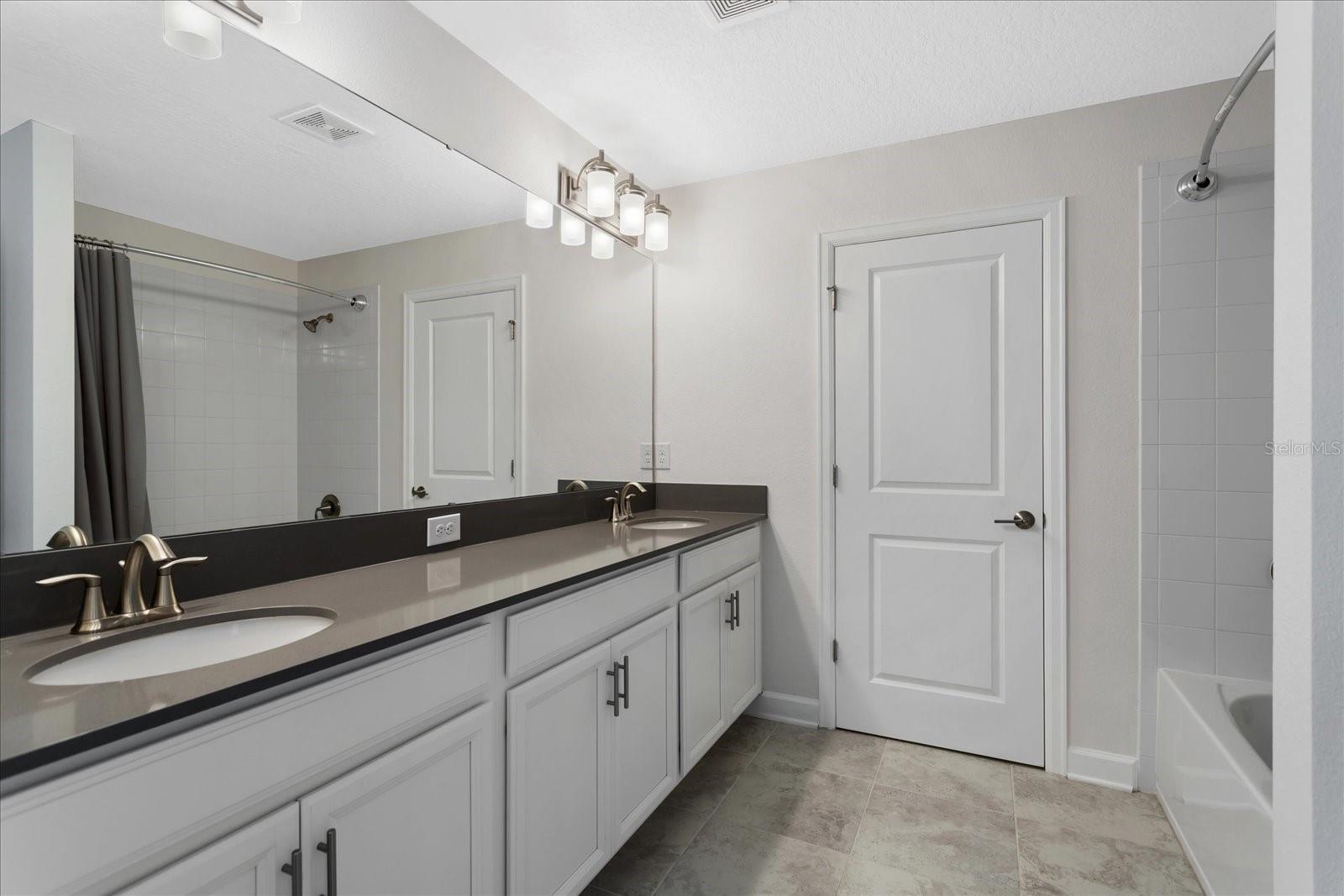 STOREY PK-PH 5 - Residential