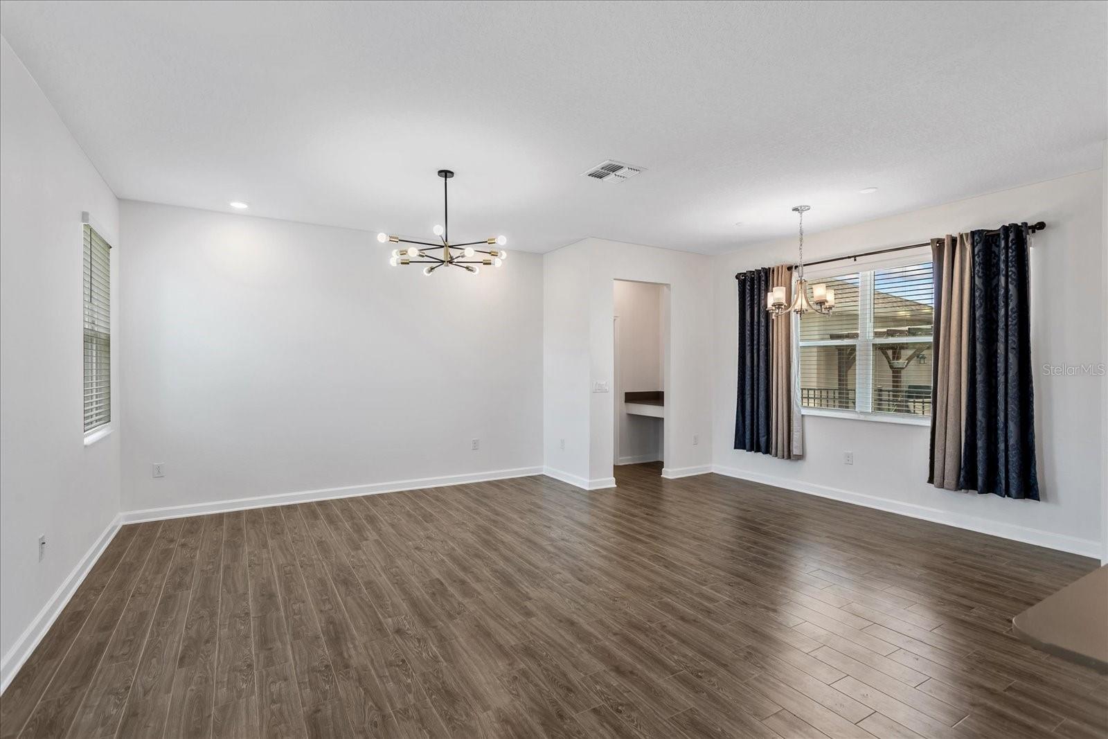 STOREY PK-PH 5 - Residential