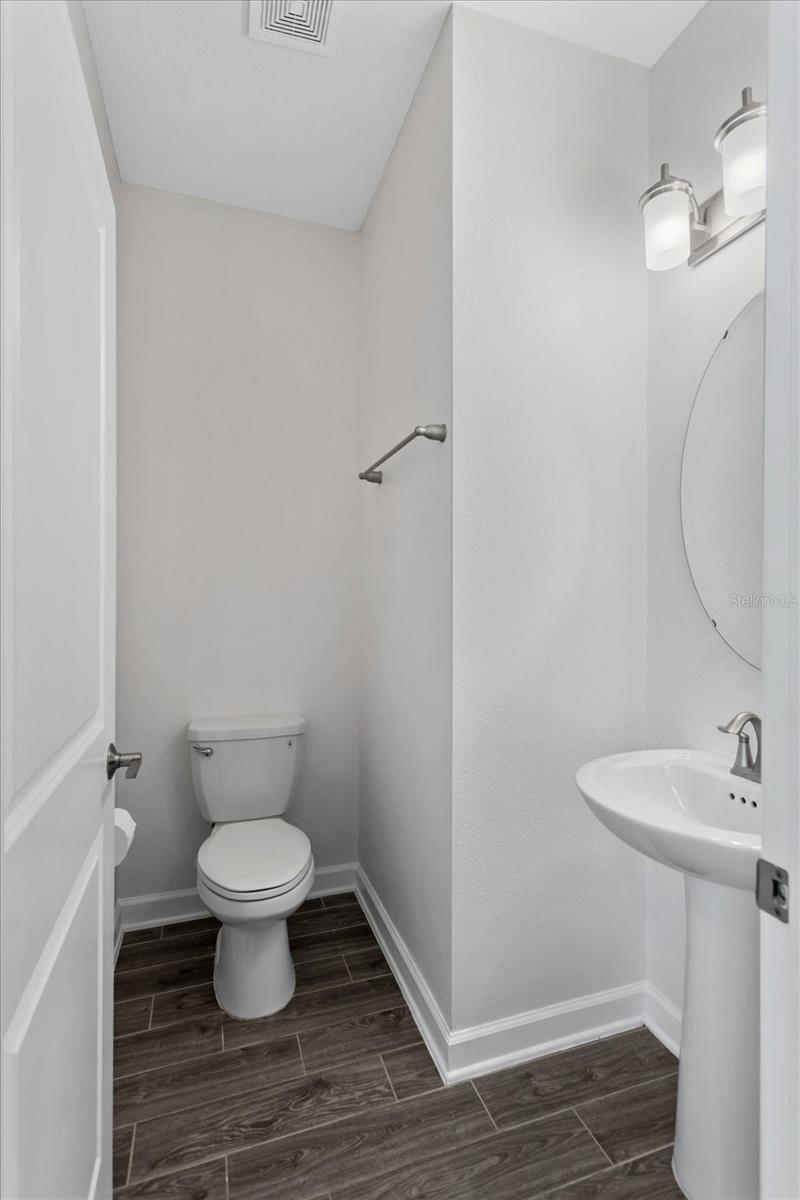 STOREY PK-PH 5 - Residential