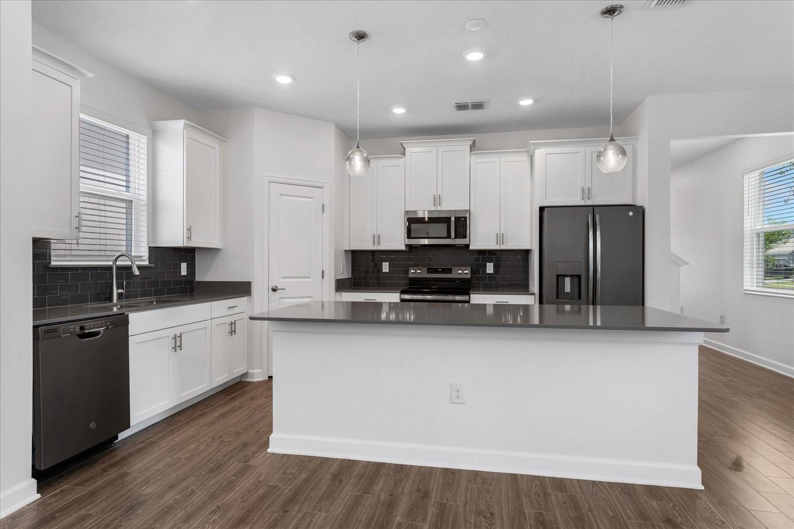 STOREY PK-PH 5 - Residential