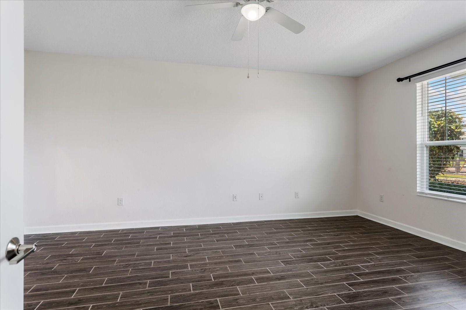 STOREY PK-PH 5 - Residential