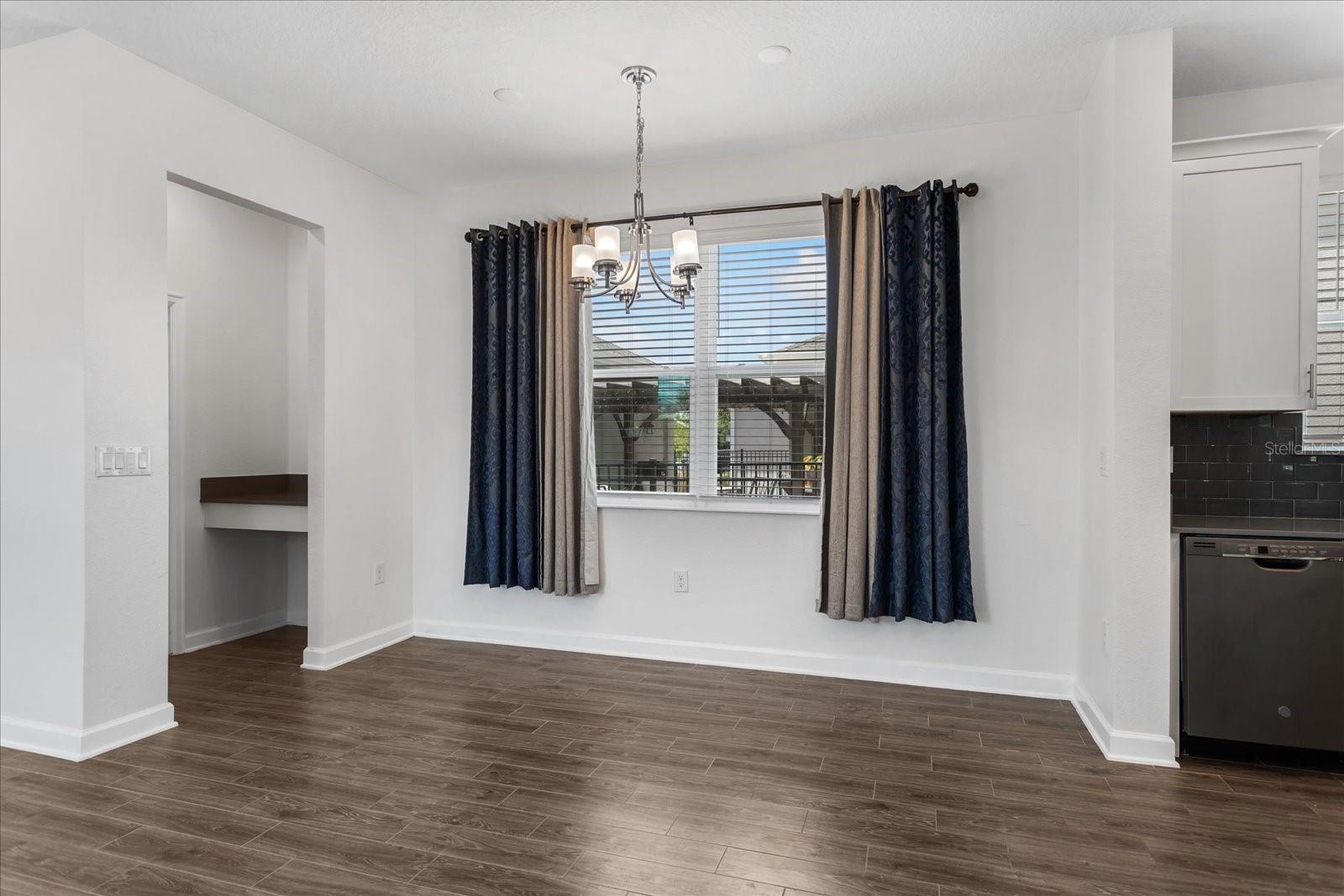 STOREY PK-PH 5 - Residential