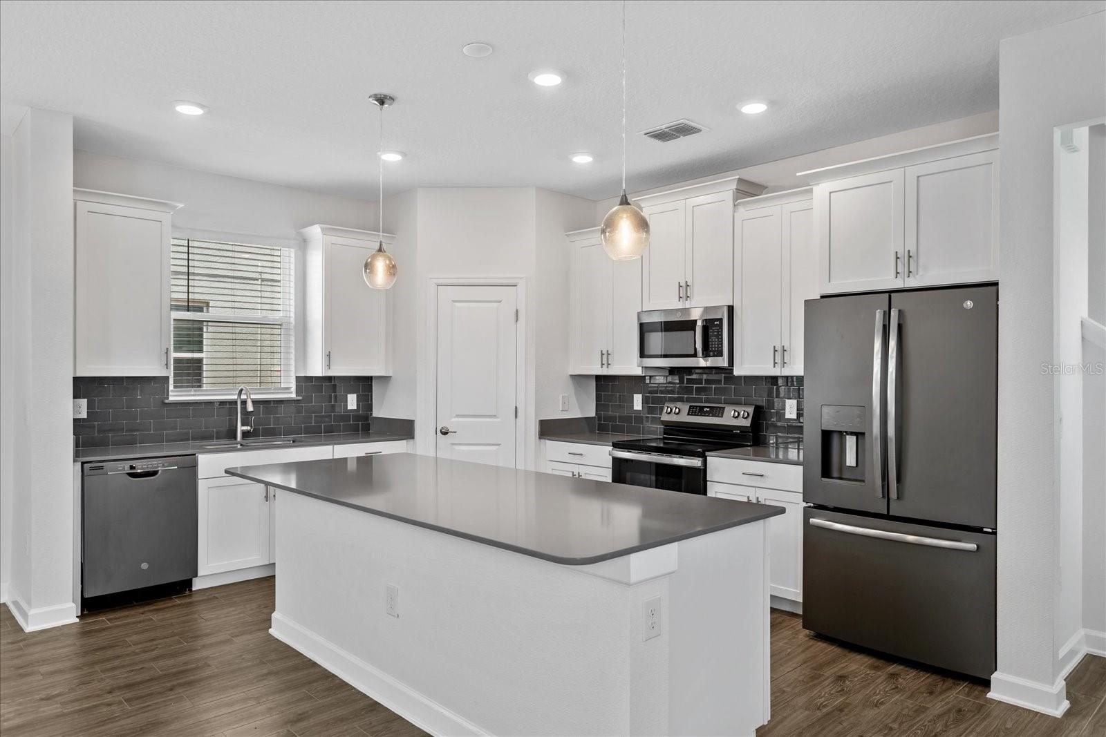 STOREY PK-PH 5 - Residential
