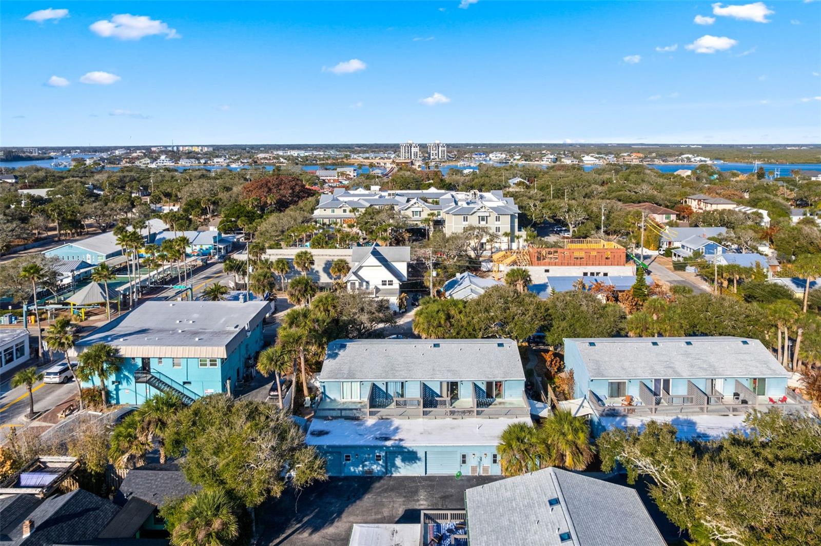 OAKS CONDO - Residential