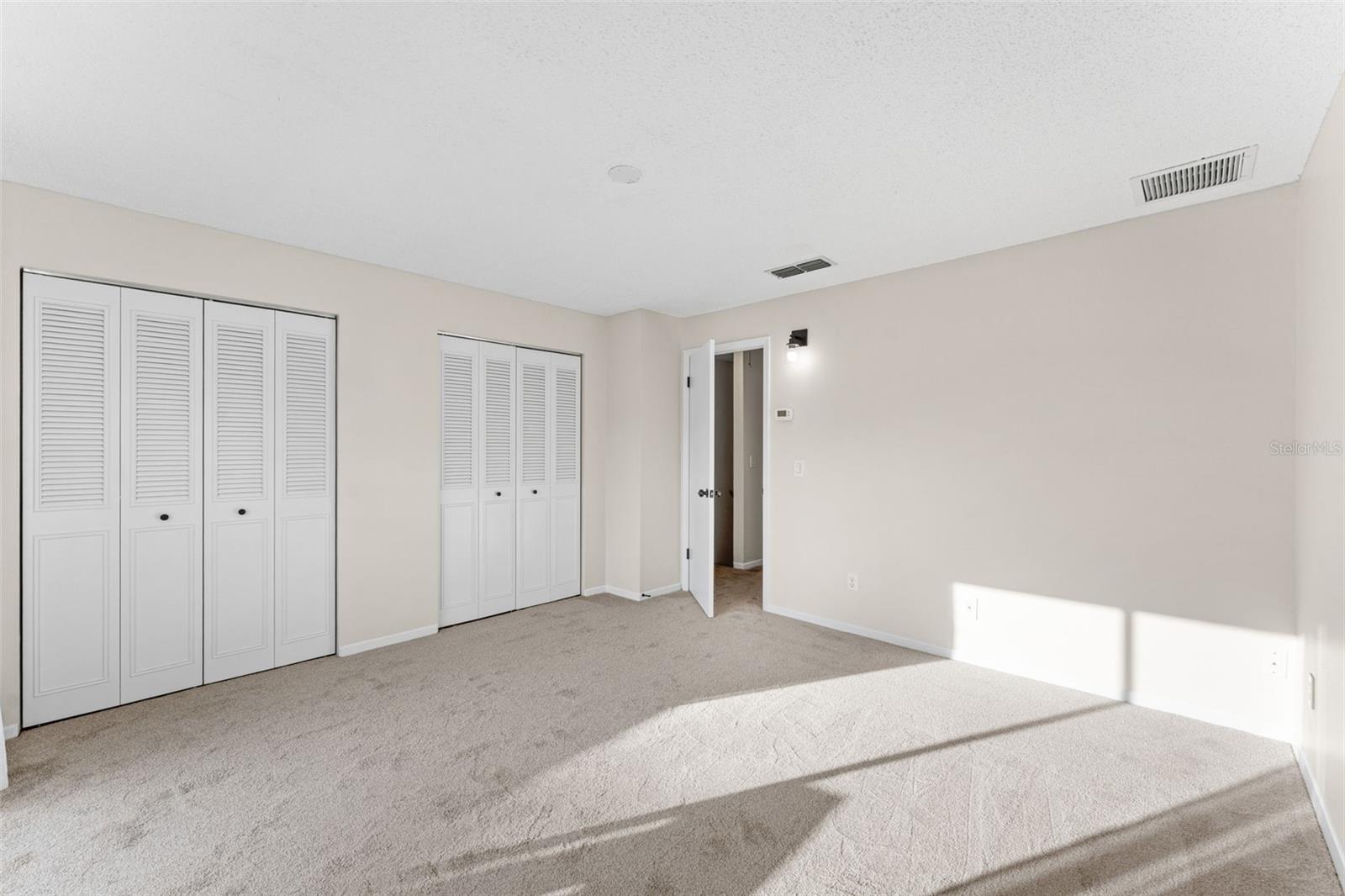 OAKS CONDO - Residential