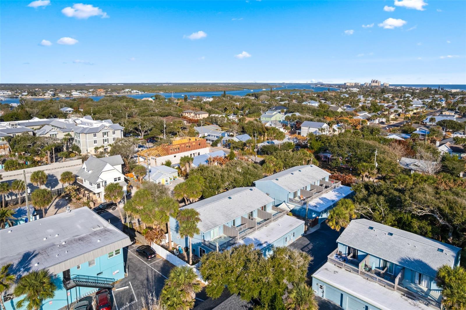 OAKS CONDO - Residential