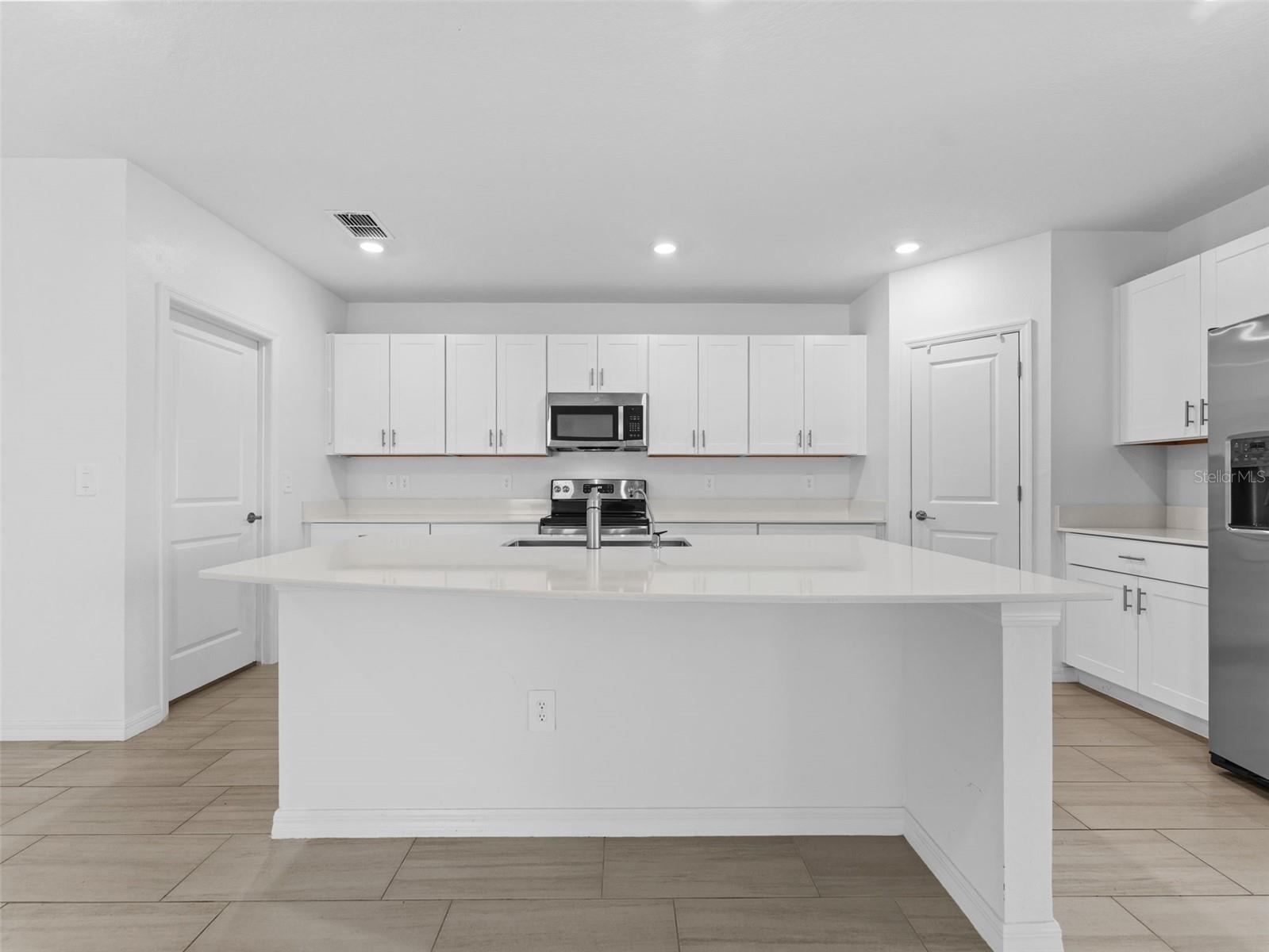 11628 RADIANT SHORE LOOP