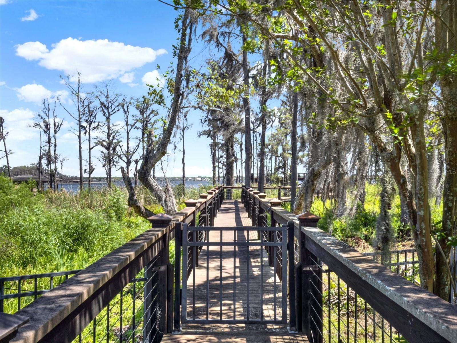 KEENES POINTE - Residential