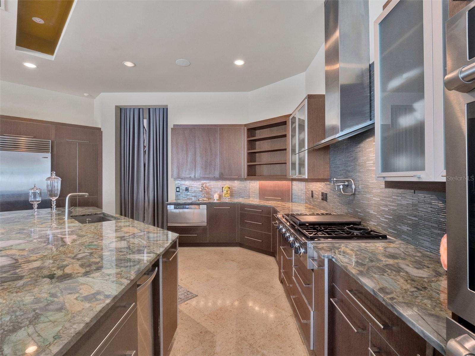 KEENES POINTE - Residential