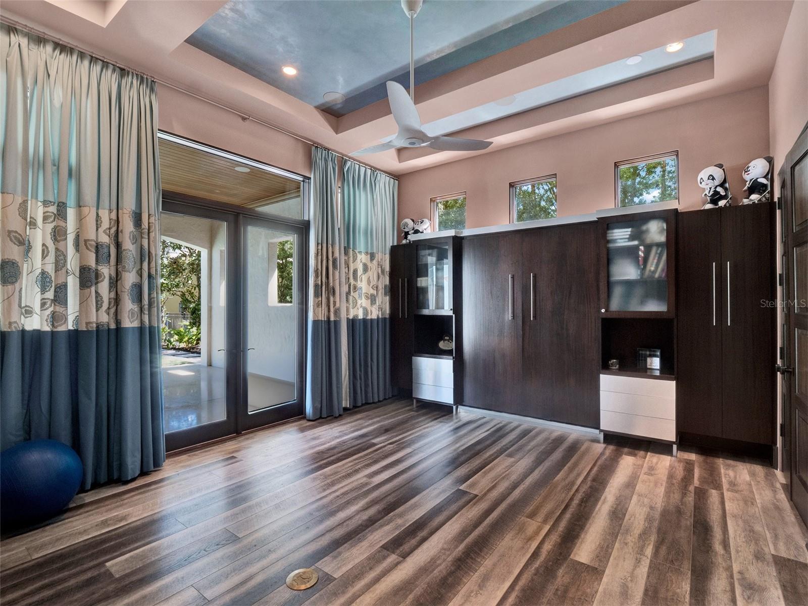 KEENES POINTE - Residential