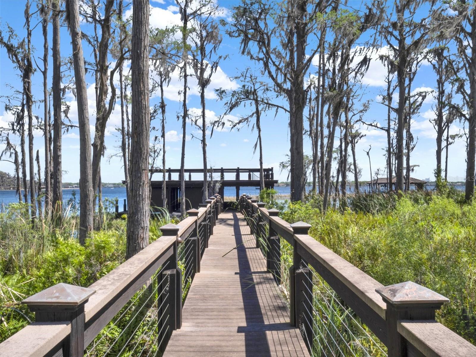 KEENES POINTE - Residential