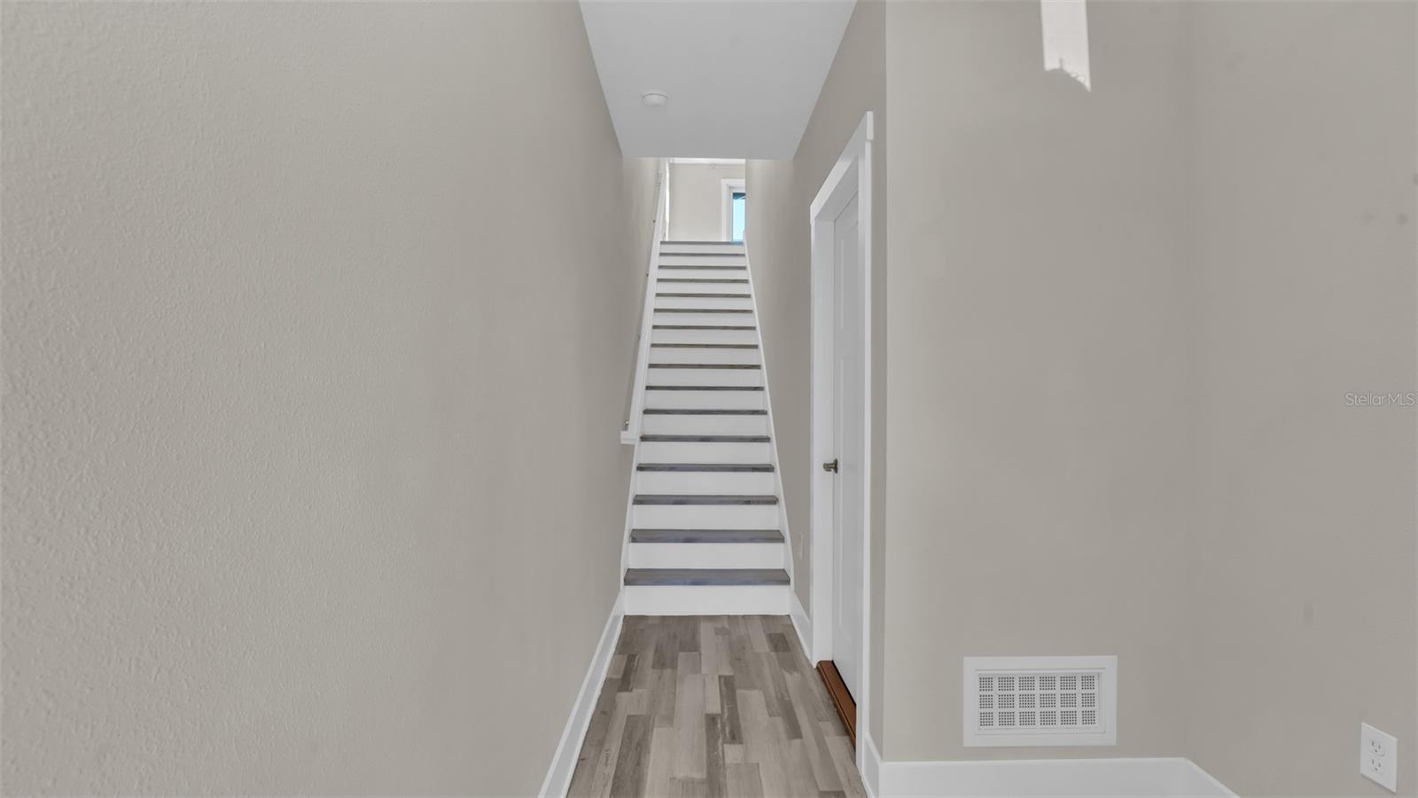 RIVIERA TWNHMS - Residential